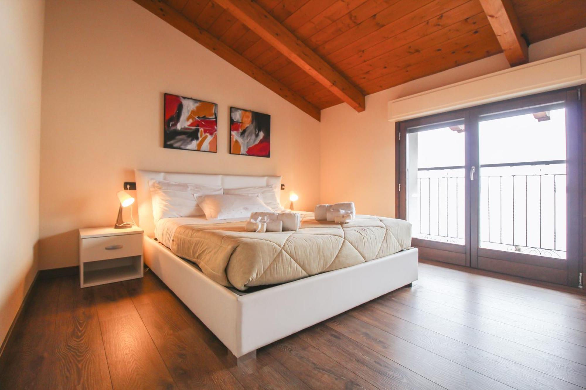 Appartamento Al Porto Pianello Del Lario Esterno foto